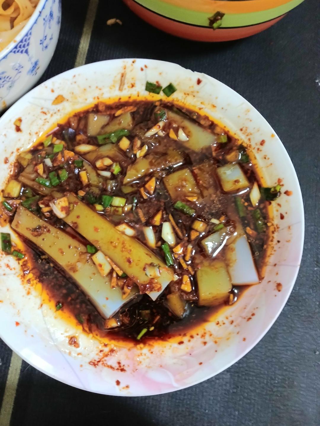 一口上瘾，绝对街头风味🔥️秘制拌凉粉（麻辣鲜香爽口开胃，专治夏日没胃口）