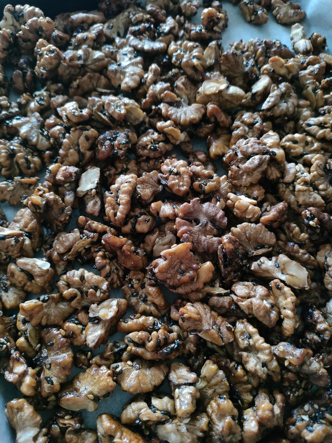 酥脆的烤箱版琥珀核桃仁