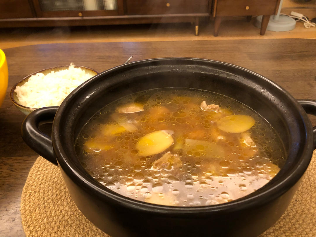 原汁原味土鸡汤