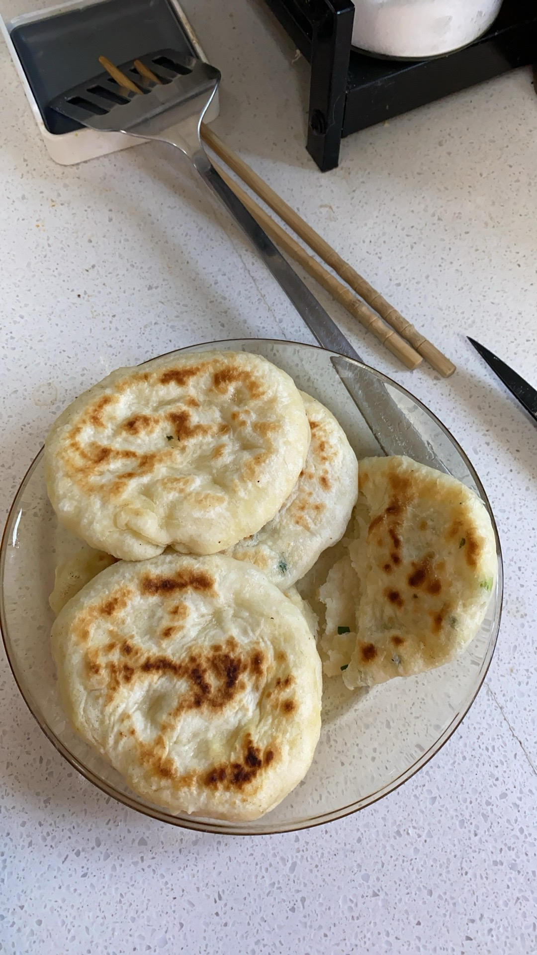 懒人版葱香发面饼 要多软有多软 零失败的方子 附细节视频详解
