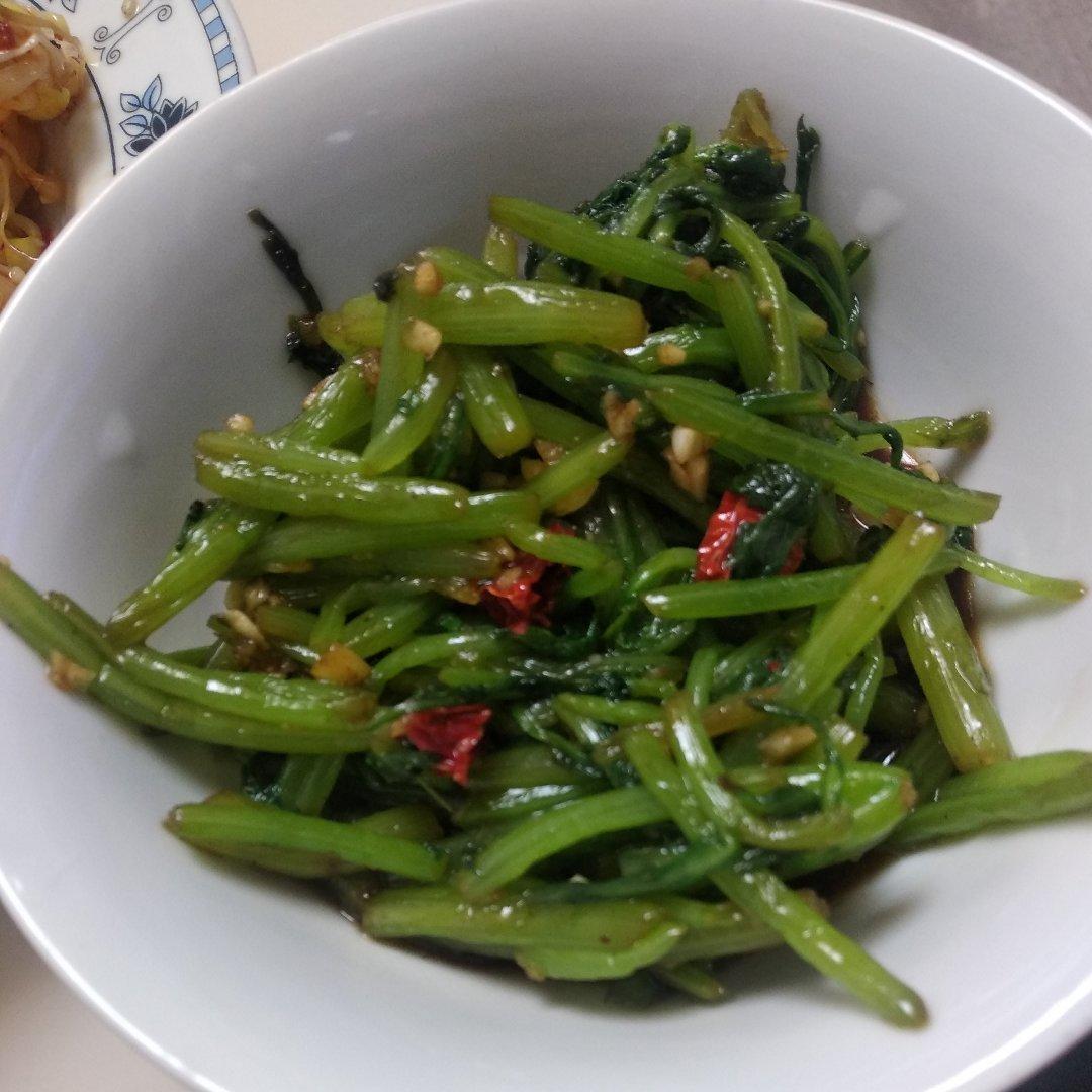 凉拌茼蒿