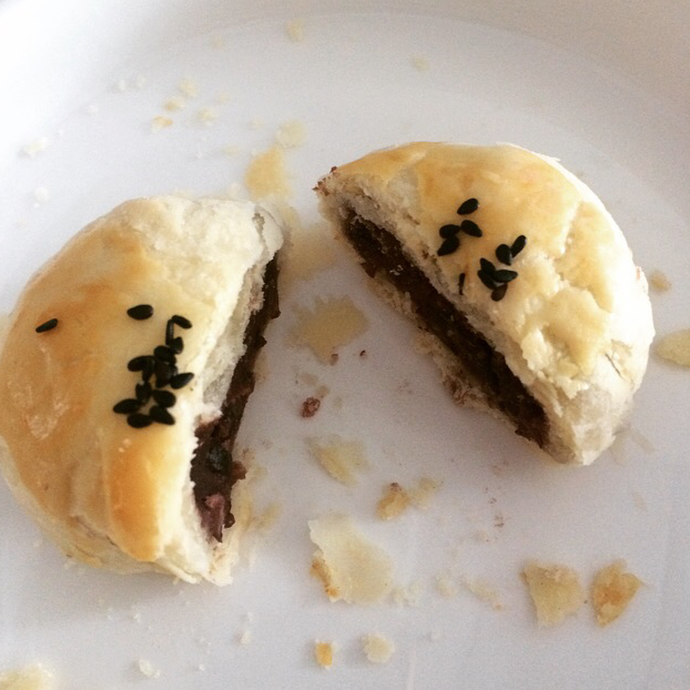 蛋黄酥：抹茶酥：（奶黄味）