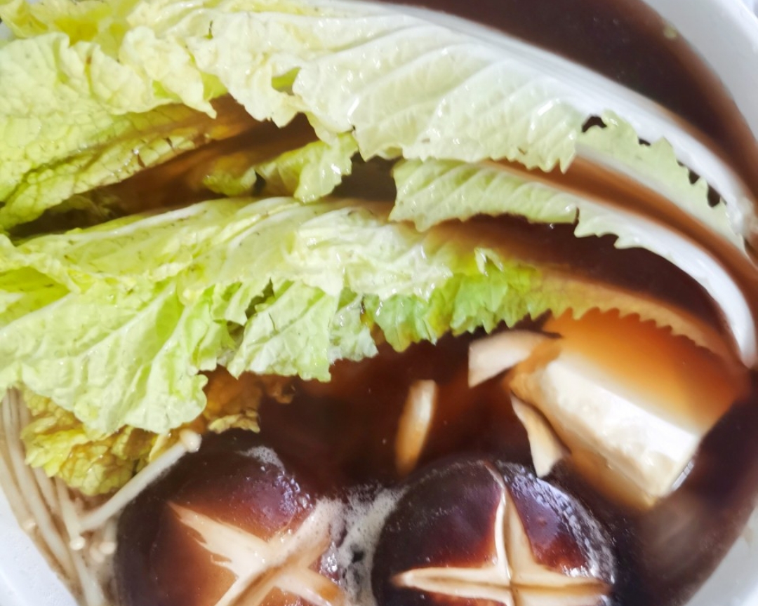 低脂晚餐：不输寿喜锅的牛肉豆腐锅的做法 步骤10