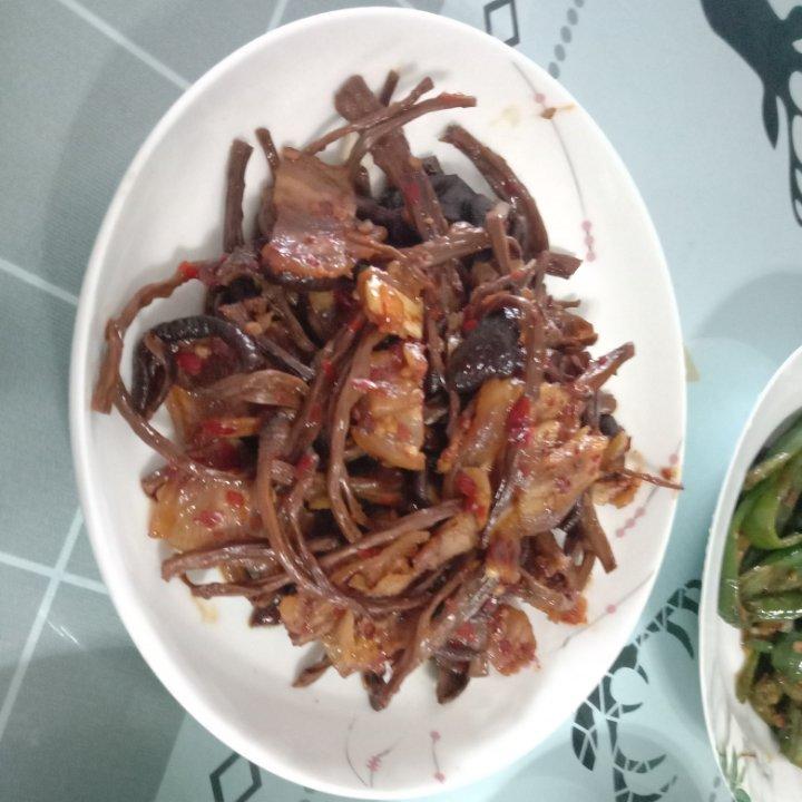 茶树菇炒肉片
