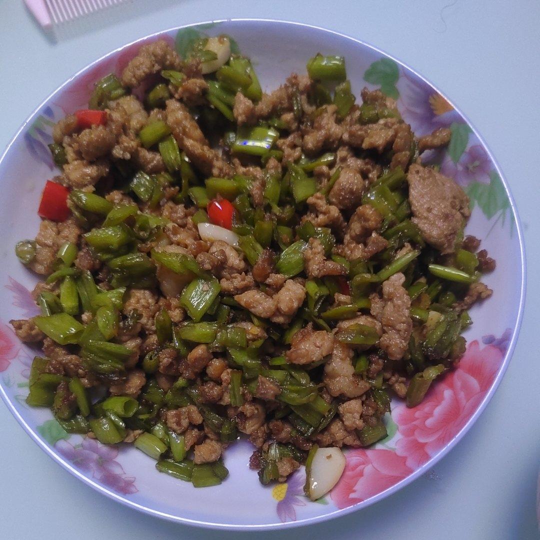 空心菜杆炒肉末