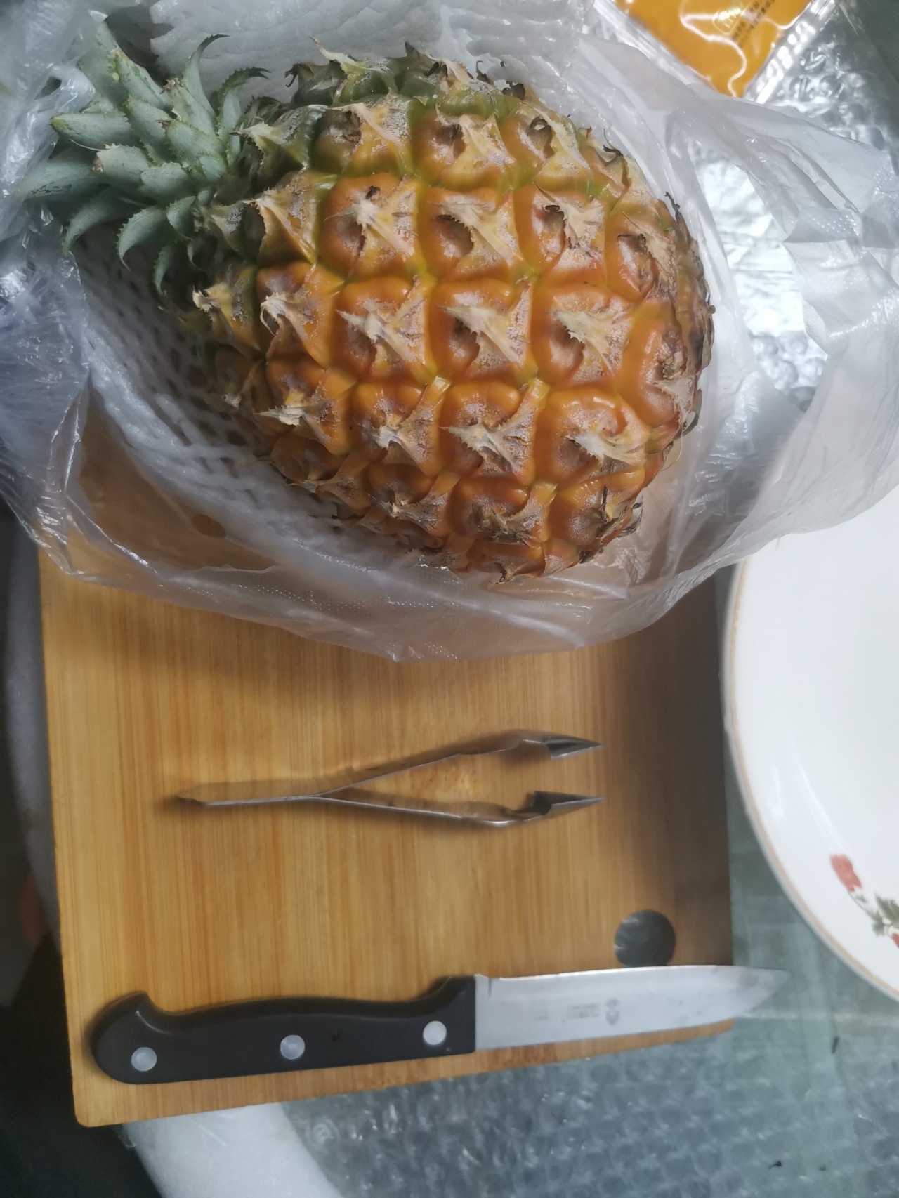 切菠萝的做法