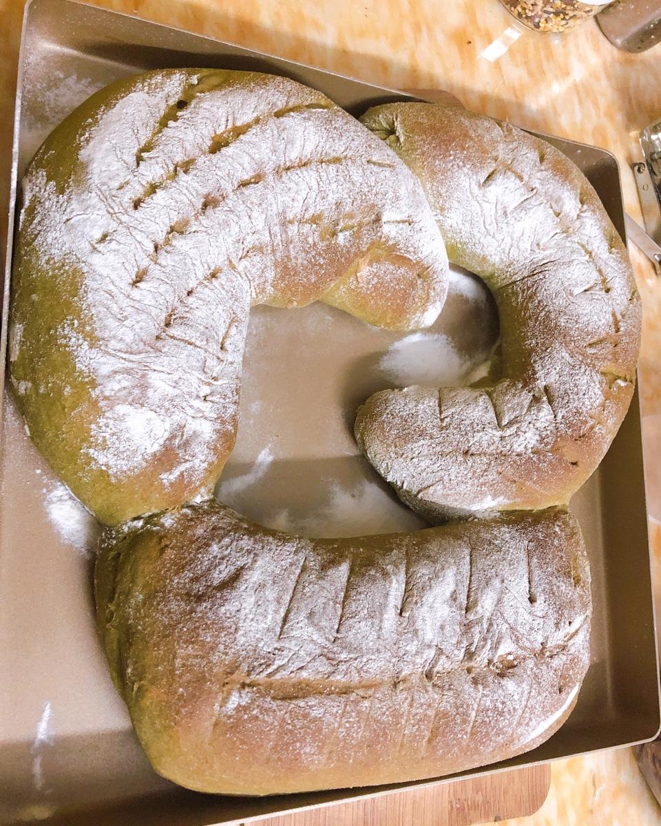 比原麦山丘还好吃的【抹茶麻薯古早味面包】肉松红豆沙