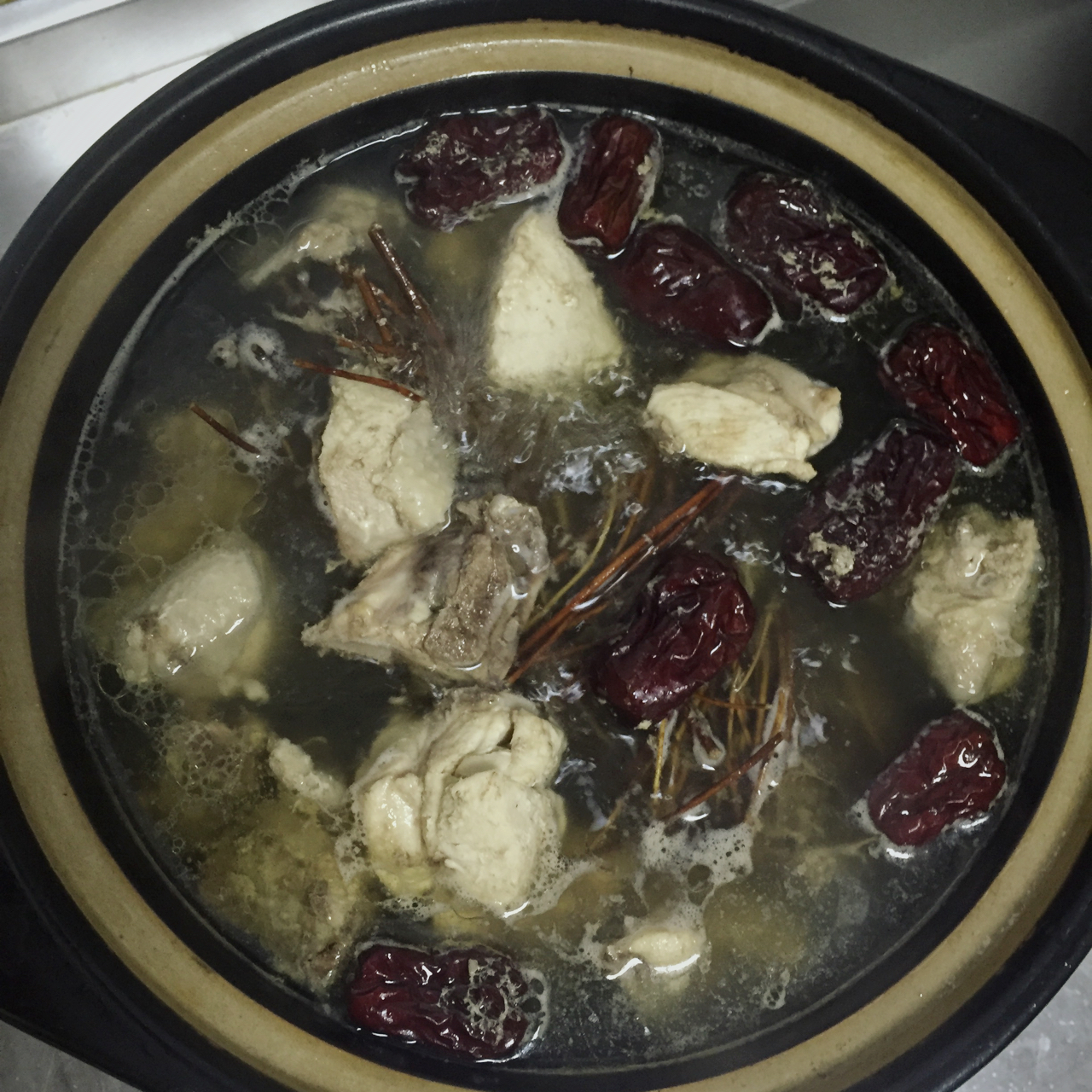 大谷小谷做的鸡骨草煲鸡汤