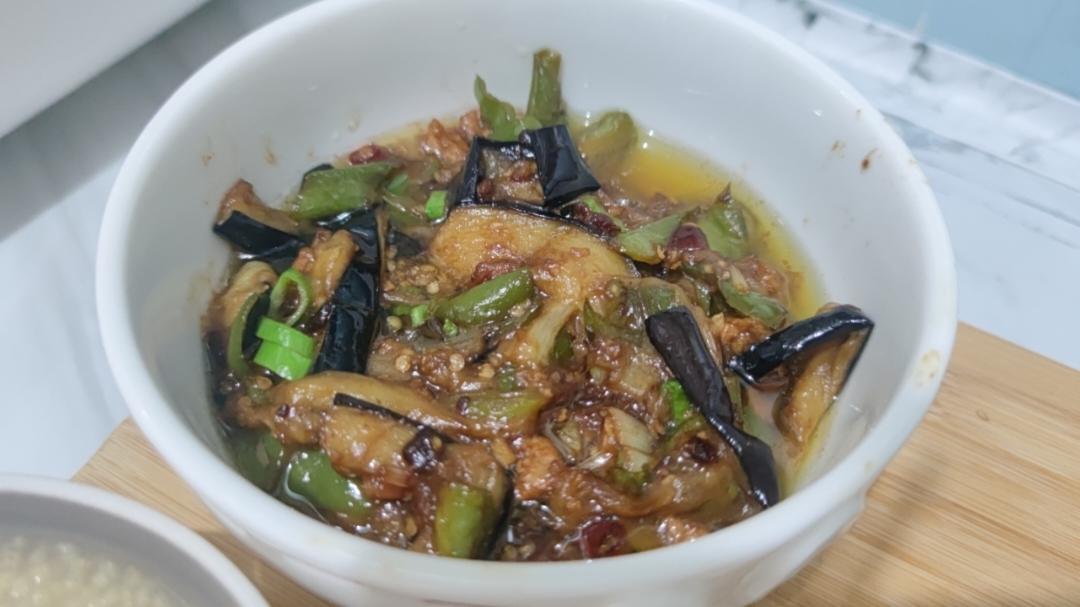 开胃下饭菜！巨简单的家常鱼香茄子煲