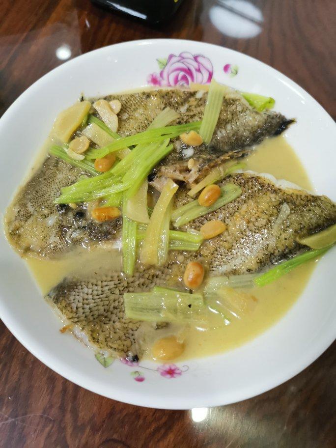 豆酱鸡腿鱼