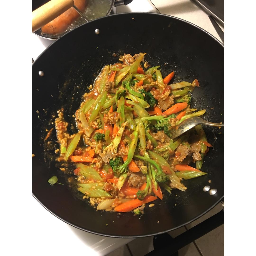 番茄肉酱通心粉