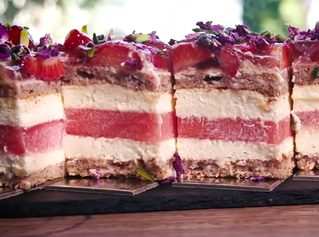 草莓西瓜蛋糕的做法