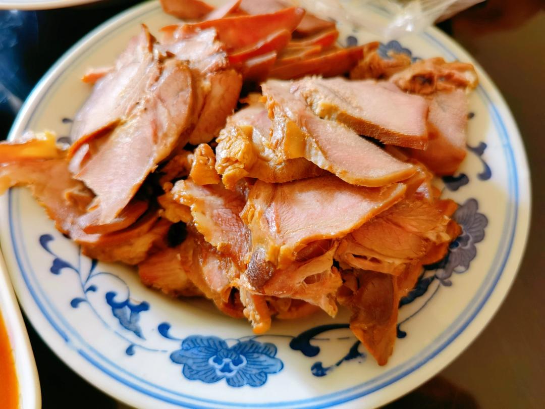 卤牛舌
