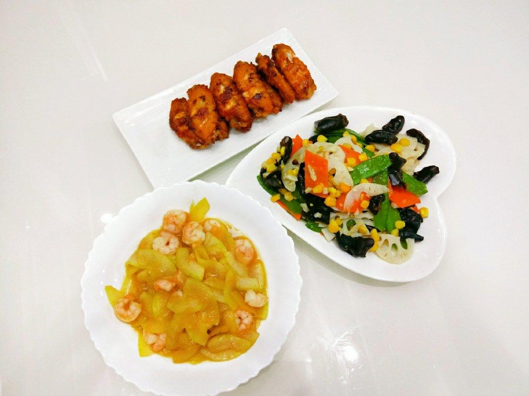 素菜也可以这么美—荷塘小炒