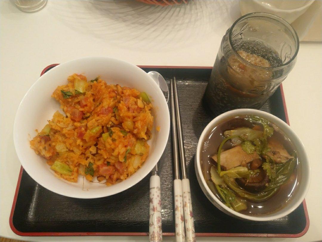 韩式香肠土豆焖饭
