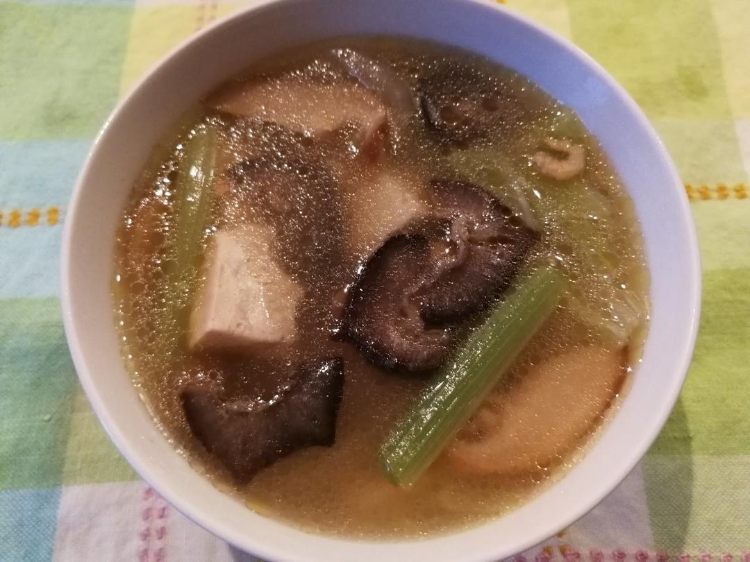 豆腐菌菇海参汤