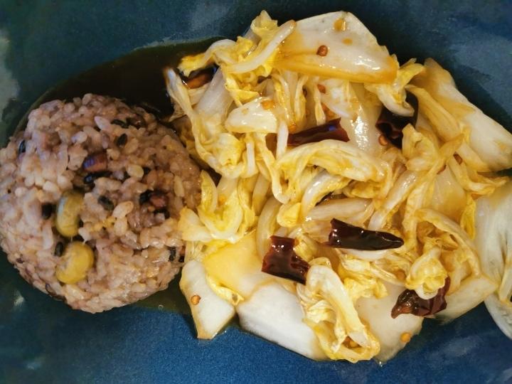 厨师长教你：“酸辣大白菜”的家常做法，酸辣又开胃，收藏了