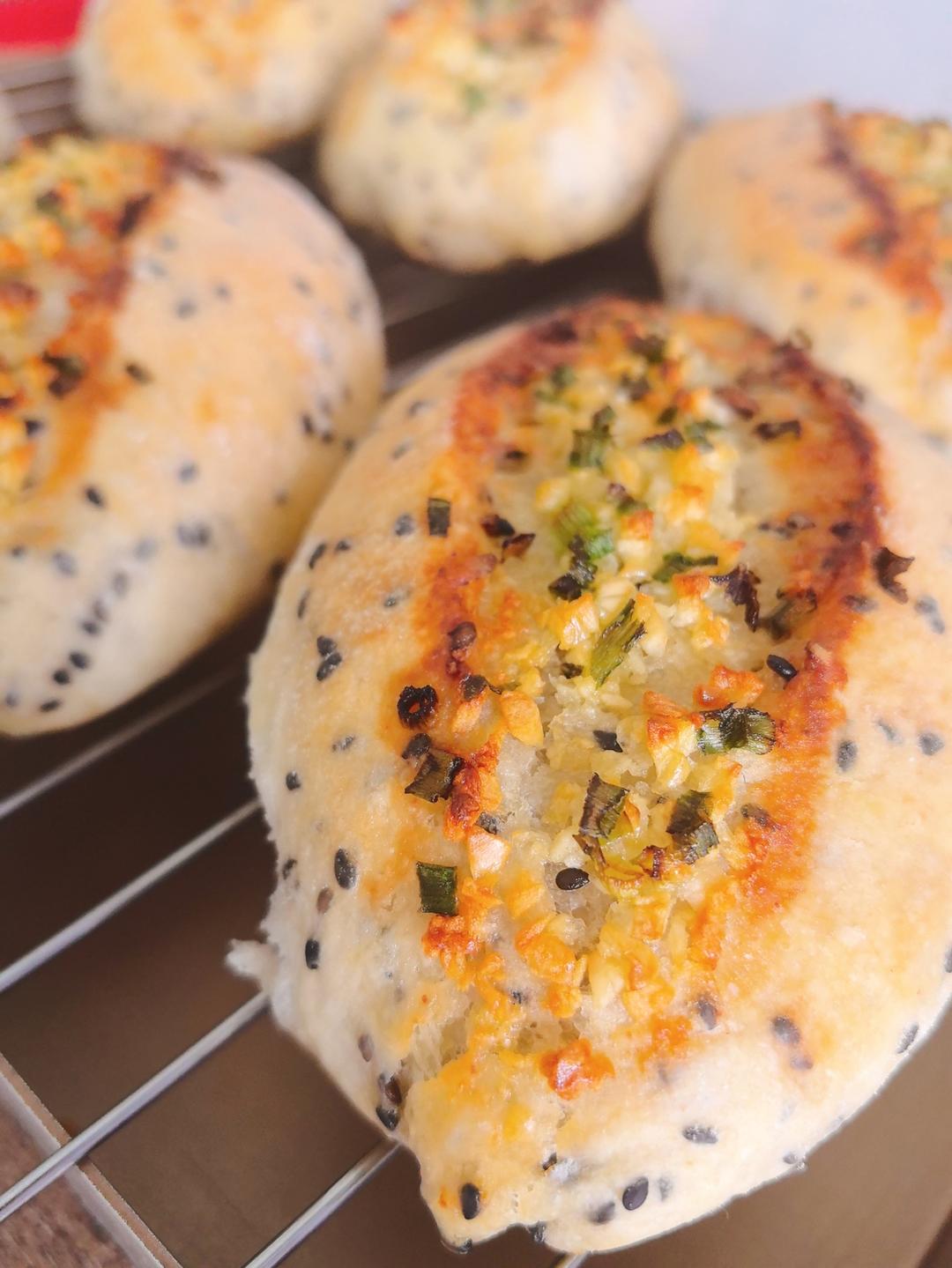 『别有深味』简单版法式黑芝麻蒜香咸面包