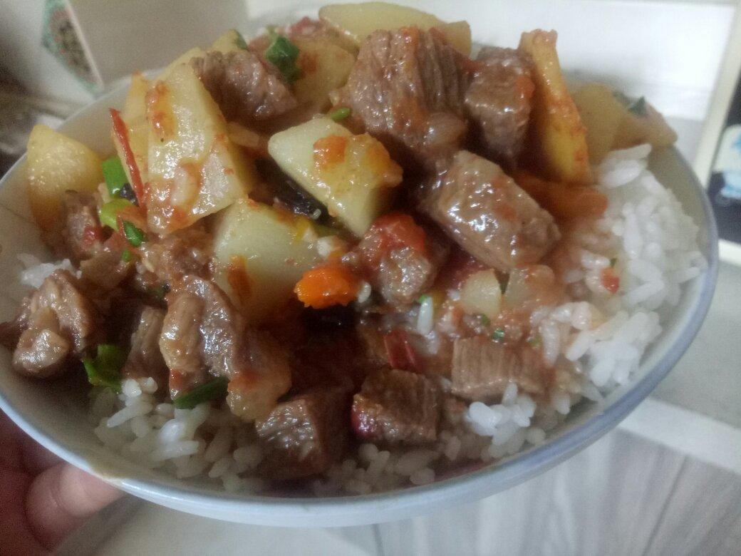 牛肉炖土豆