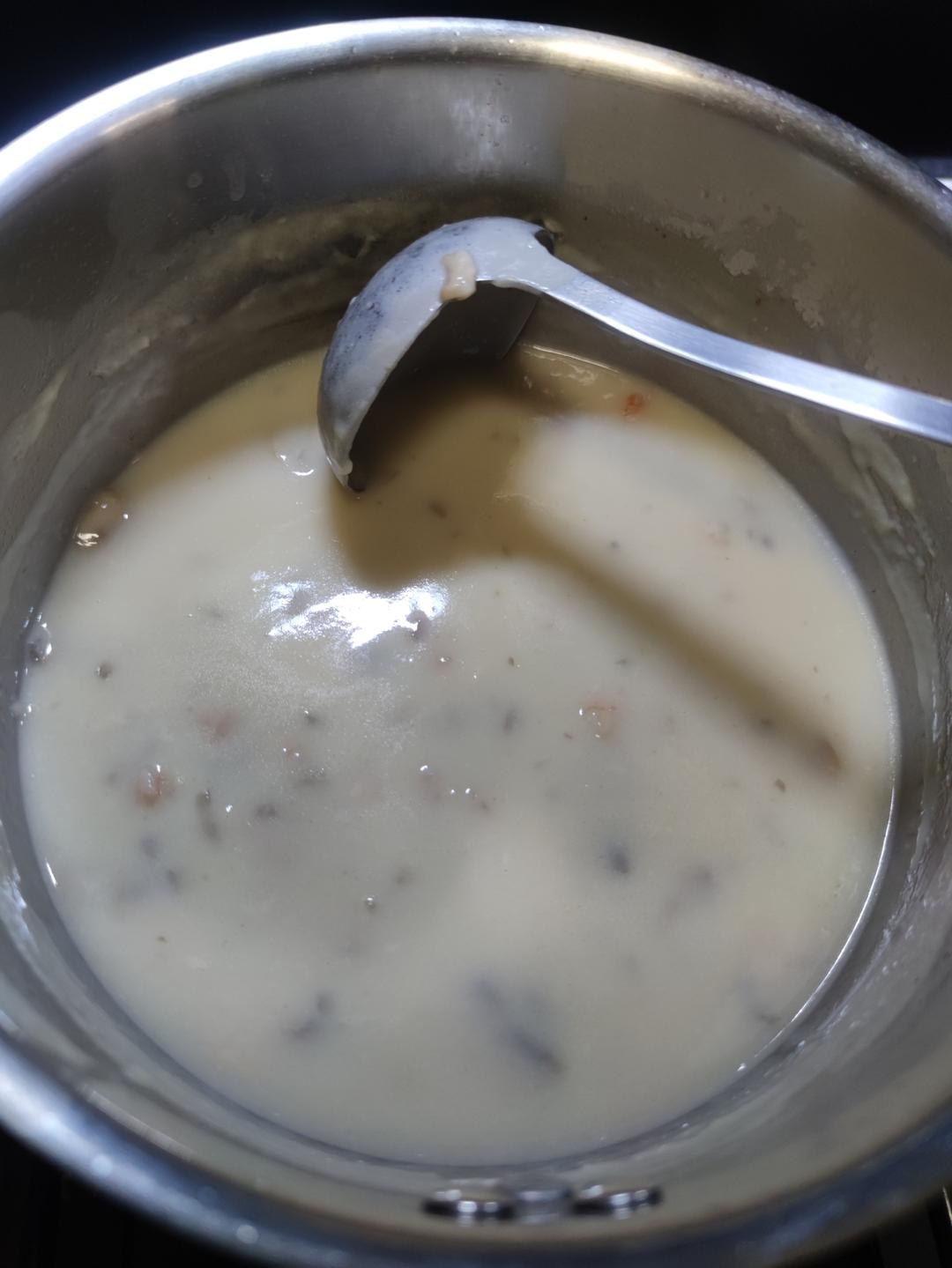 超惊艳奶油蘑菇汤(牛奶版本)