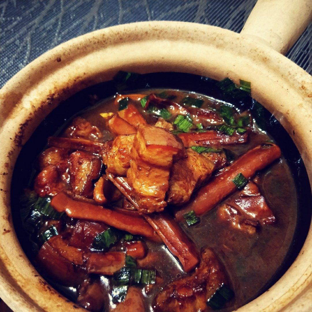 鱿鱼干烧五花肉