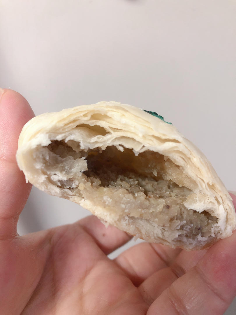 酥到掉渣薄如蝉翼的中式酥饼      （附整形视频和桃花酥及老婆饼的整形）