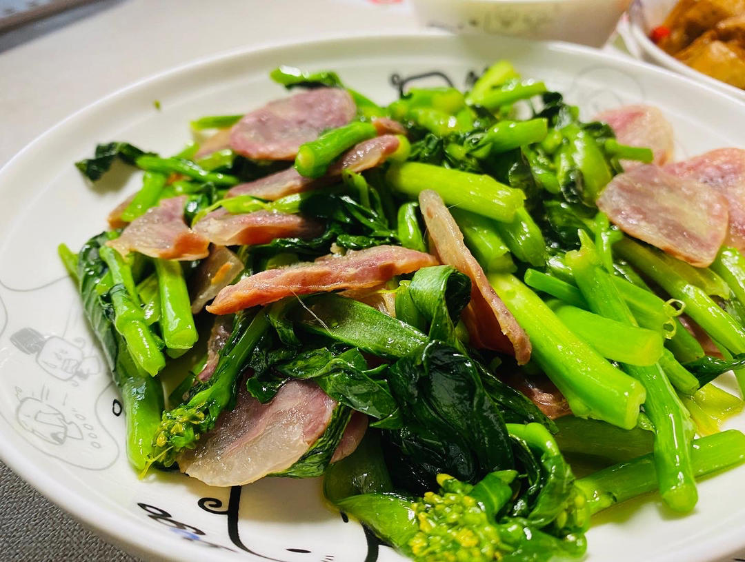 红菜薹炒腊香肠