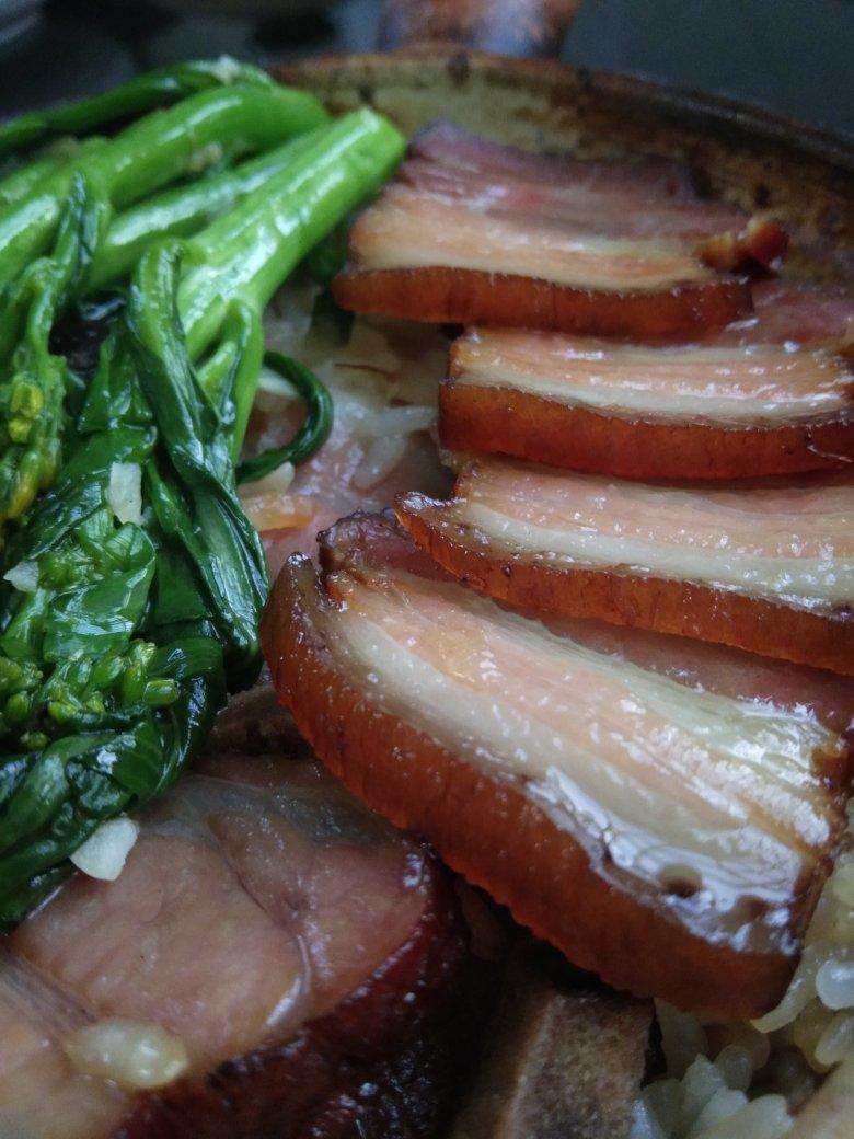 腊肉香肠煲仔饭