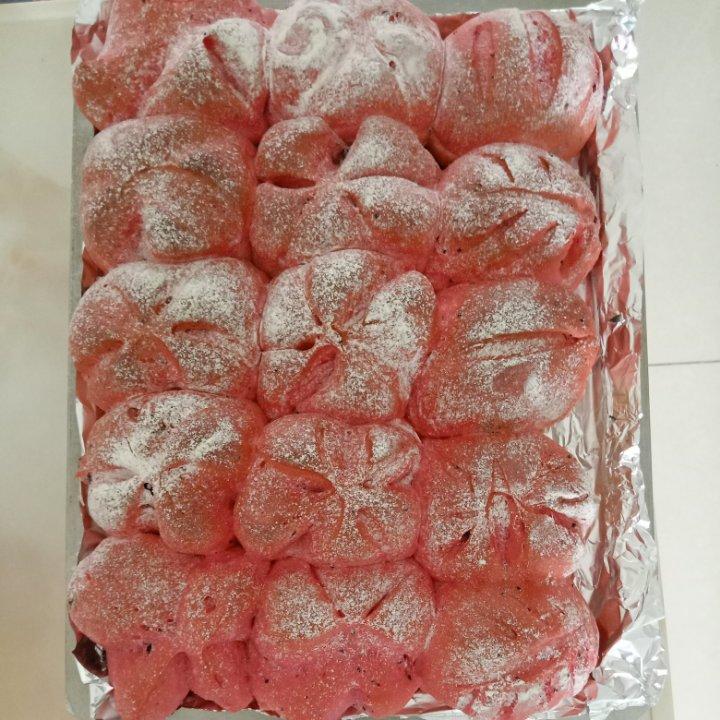 火龙果软欧包，粉嘟嘟～