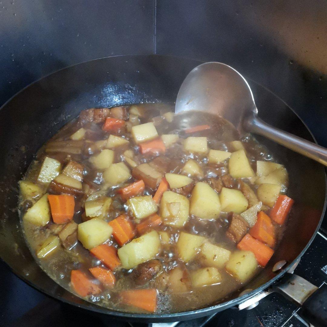 红烧肉炖土豆（丝毫不腻）