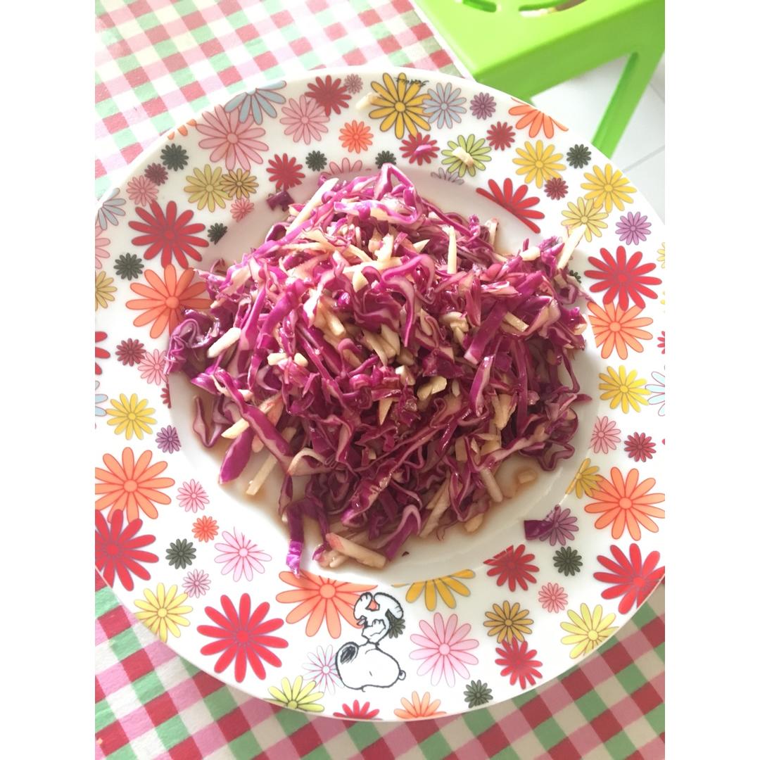 夏日清爽凉菜-苹果丝拌紫甘蓝