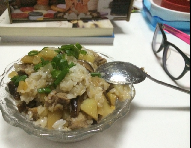 喷香排骨焖饭（爆好吃）