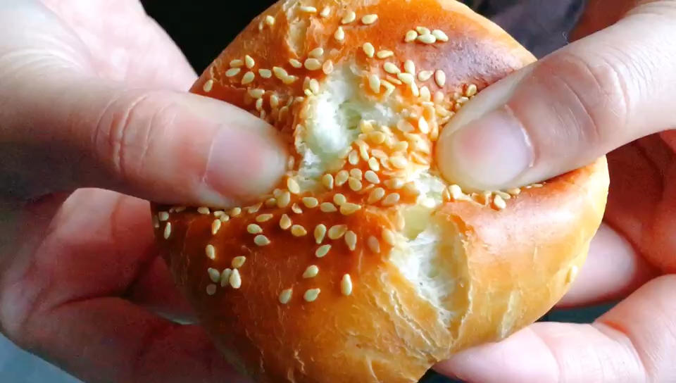 松软牛奶红豆饼