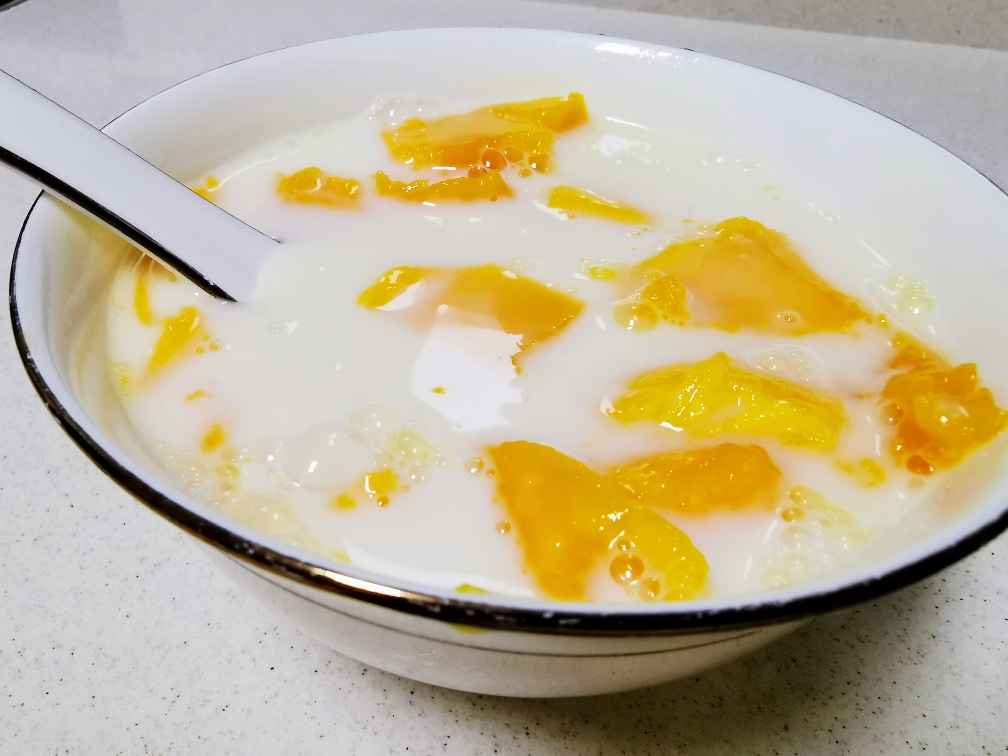 酸奶芒果的做法