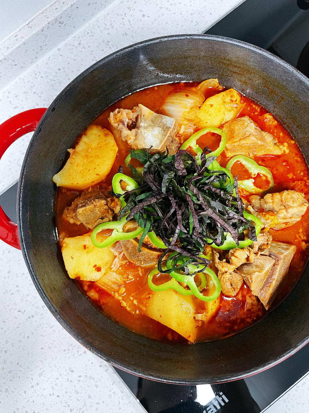 韩国脊骨土豆汤