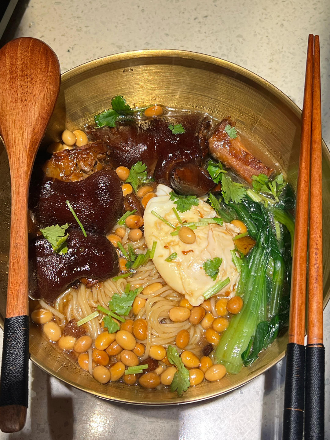 猪蹄炖黄豆面