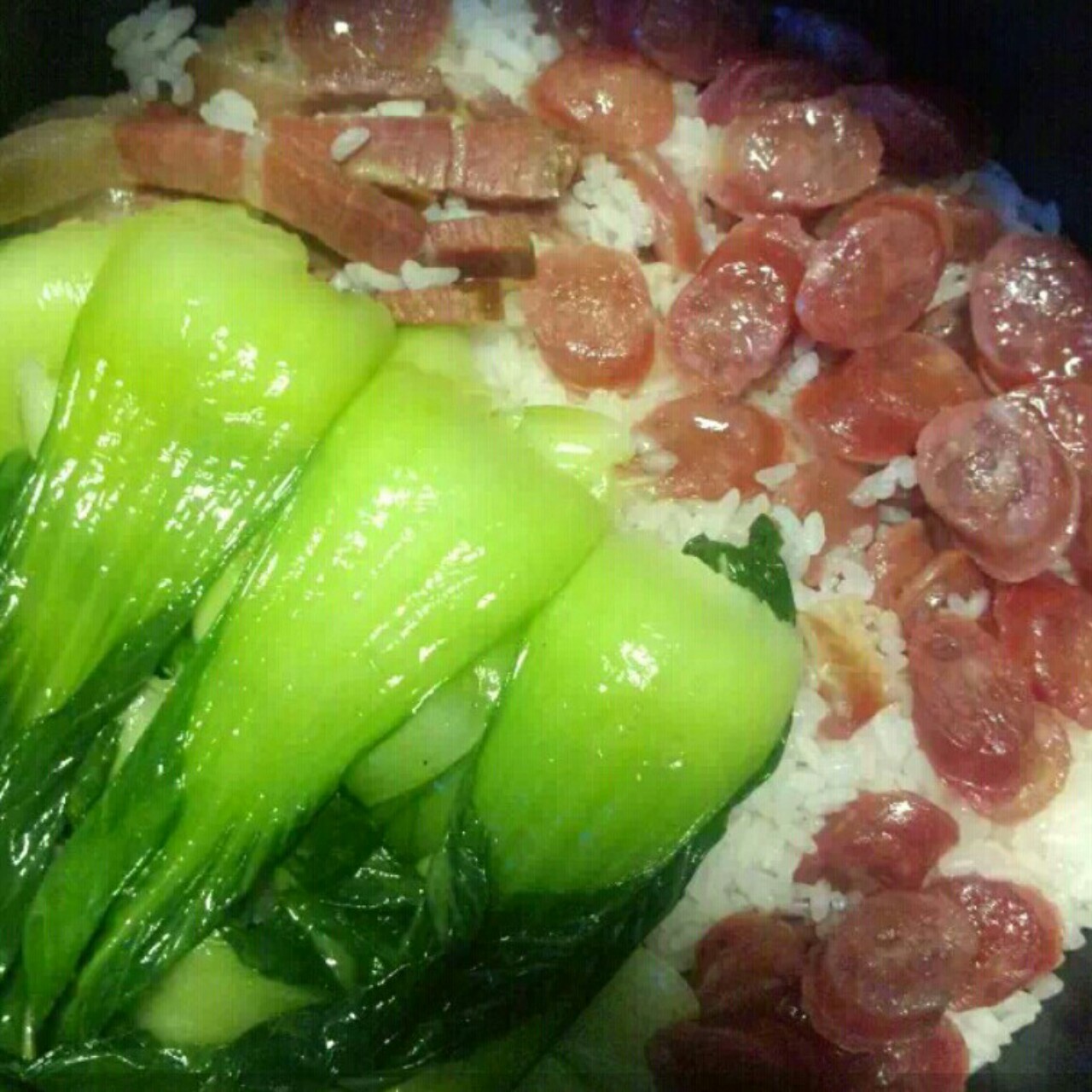 广式腊味煲仔饭