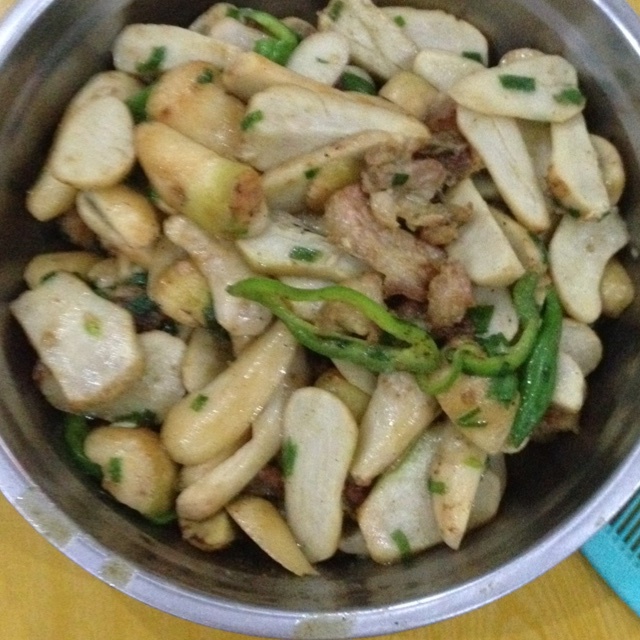 芋头焖五花肉