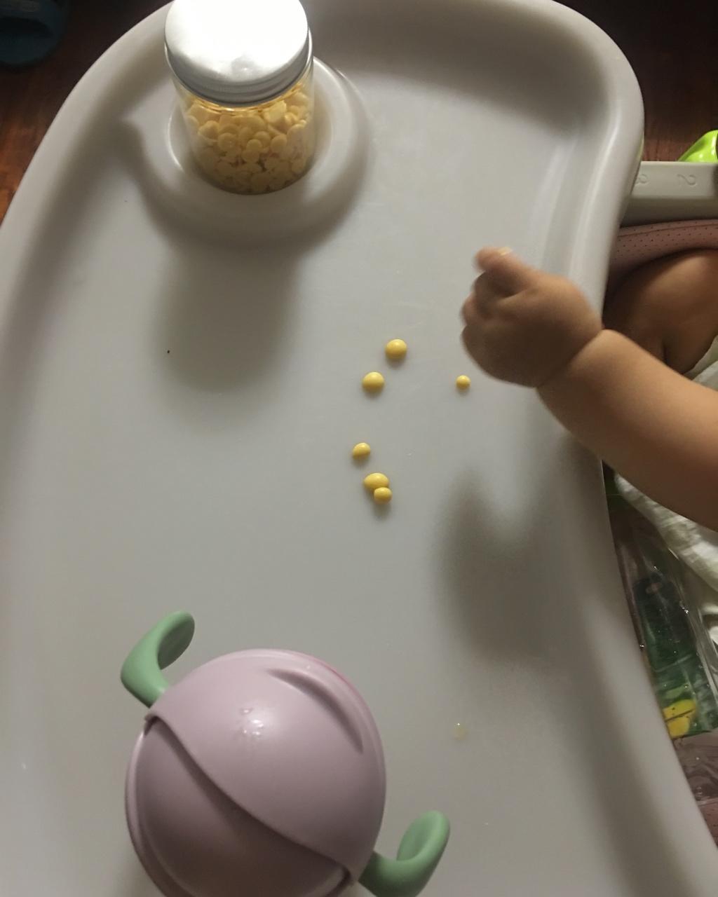 入口即化的无添加蛋黄溶豆