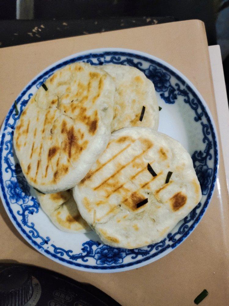 皮薄馅大～韭菜鸡蛋饼