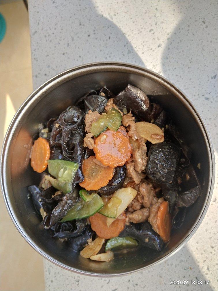 家常小炒青瓜木耳炒肉