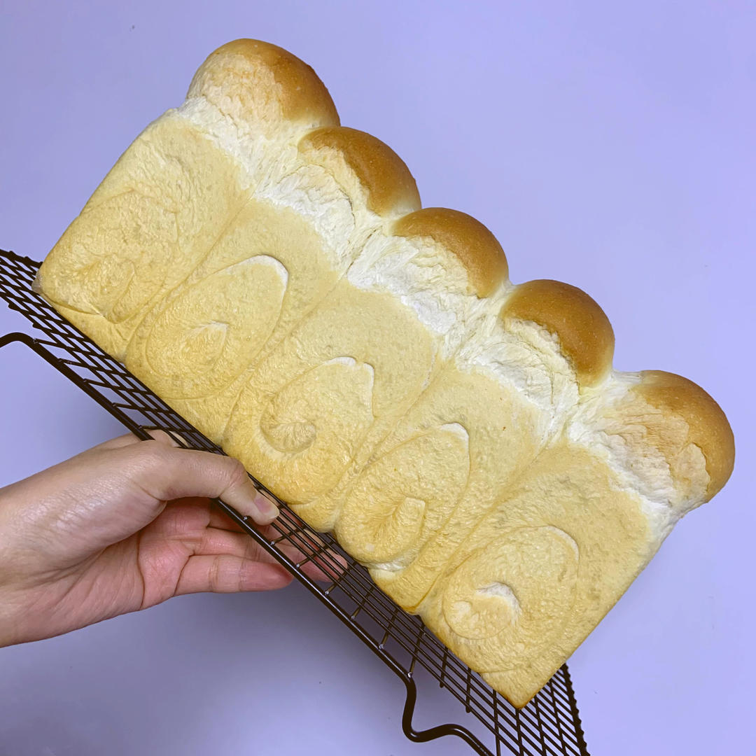 100％中种牛奶咸吐司