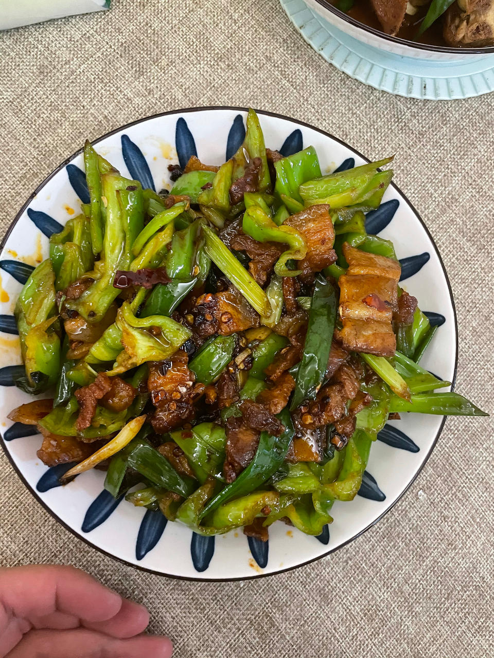 正宗回锅肉 隔壁大爷都被馋哭了