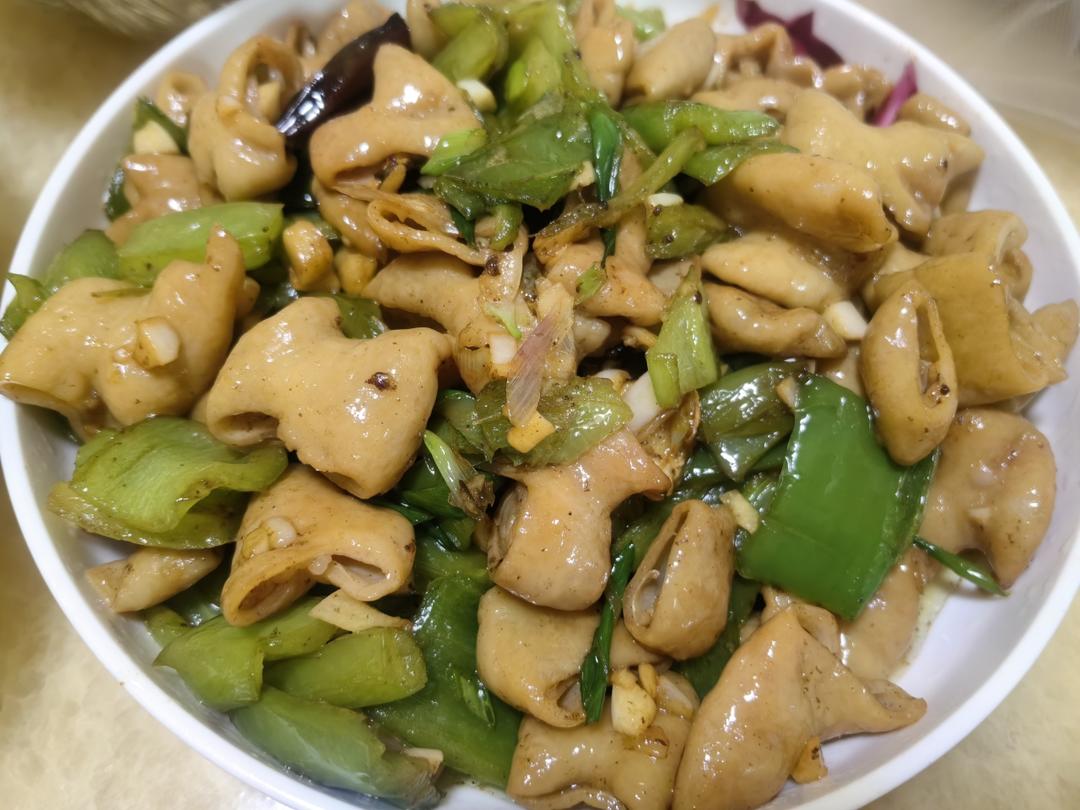 好吃到爆火爆肥肠