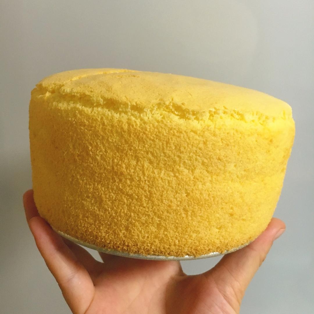 超简单完美戚风蛋糕（6寸2蛋）附打发、翻拌、脱模视频