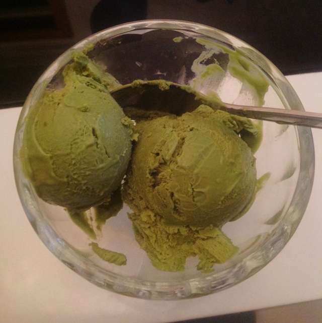 抹茶白巧冰淇淋