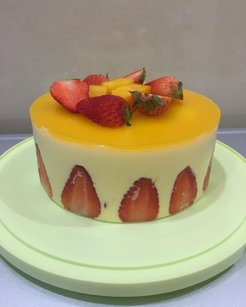 奥利奥草莓酸奶慕斯蛋糕（6寸）