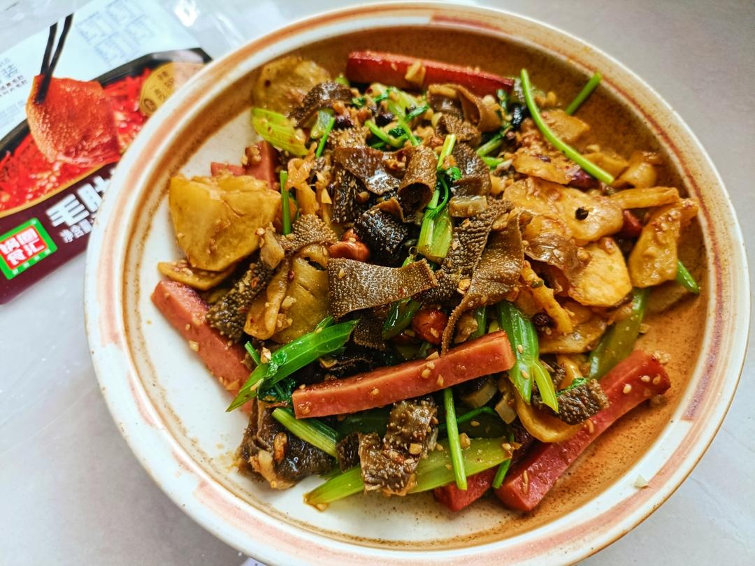 干锅毛肚，孩子能干三碗饭的做法