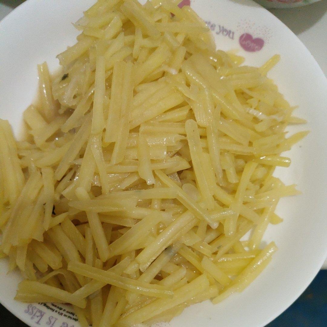 在家也能做出馆子味儿的醋溜/炝炒/酸辣土豆丝（就是那道看似简单，实则步步玄机的土豆丝）