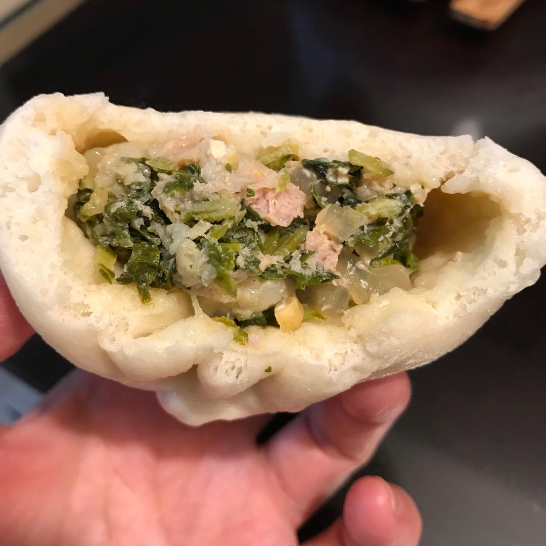 鲜肉小白菜包子